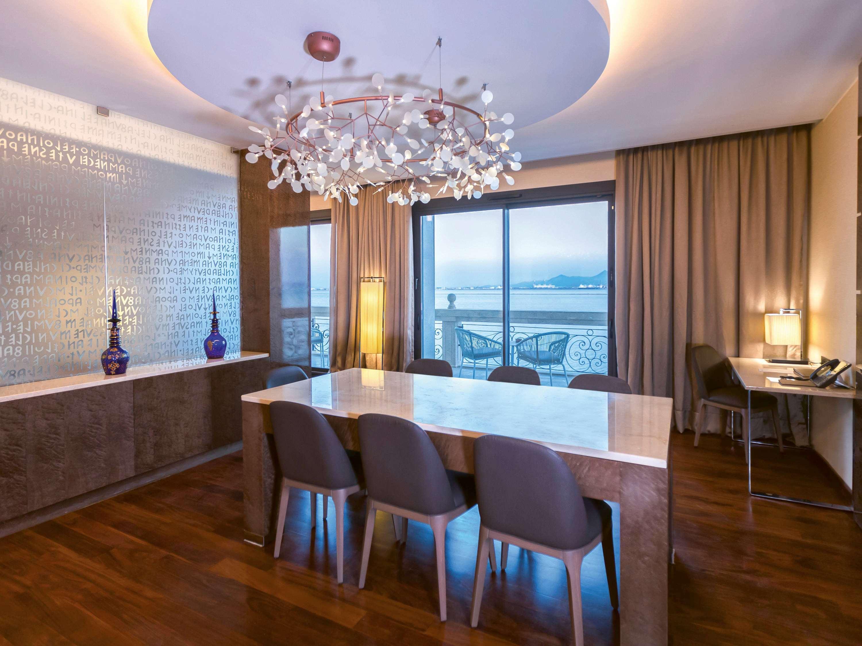Moevenpick Hotel Du Lac Tunis Tunes Exterior foto The interior of the Presidential Suite