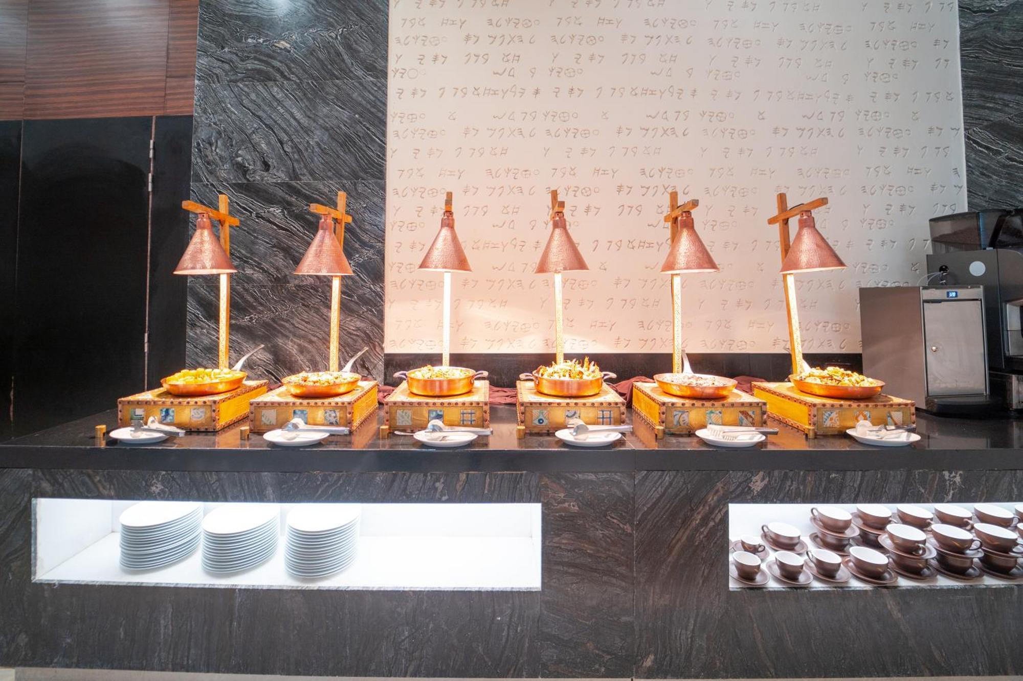Moevenpick Hotel Du Lac Tunis Tunes Exterior foto A chafing dish